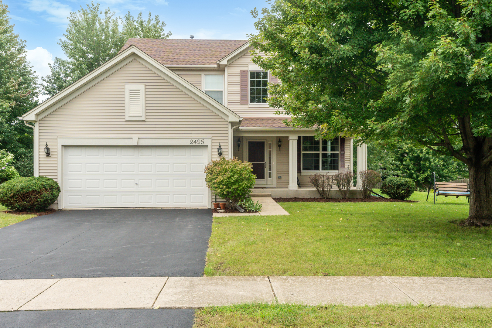 2425 Sir Barton Lane — photo