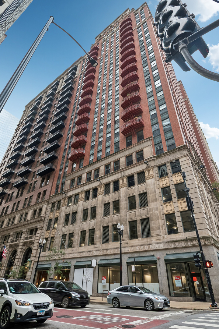 208 W Washington Street 2001 — photo