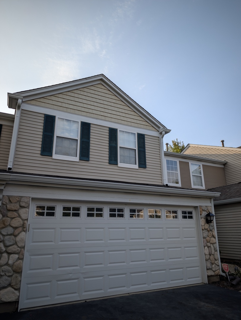 2551 Oak Tree Lane 2551 — photo
