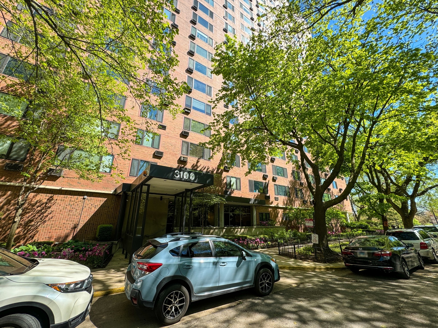 3100 N Lake Shore Drive 512 — photo