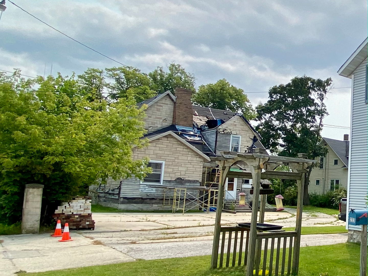 102 S Maple Street — photo