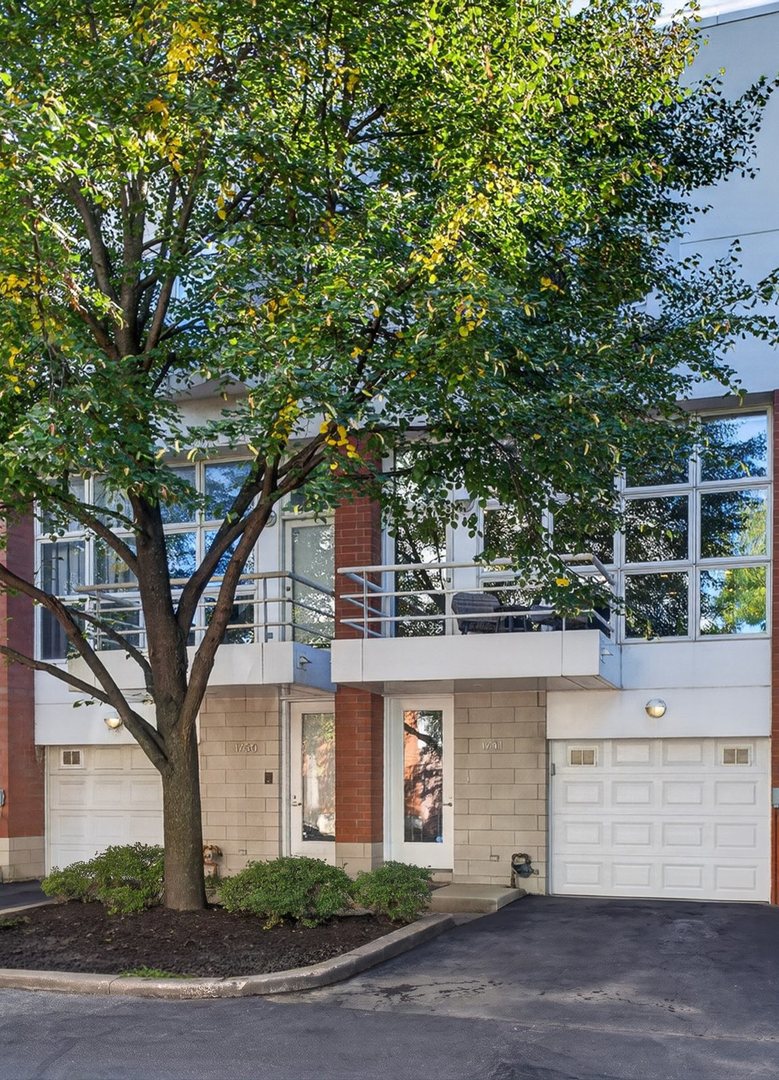 1741 W George Street — photo