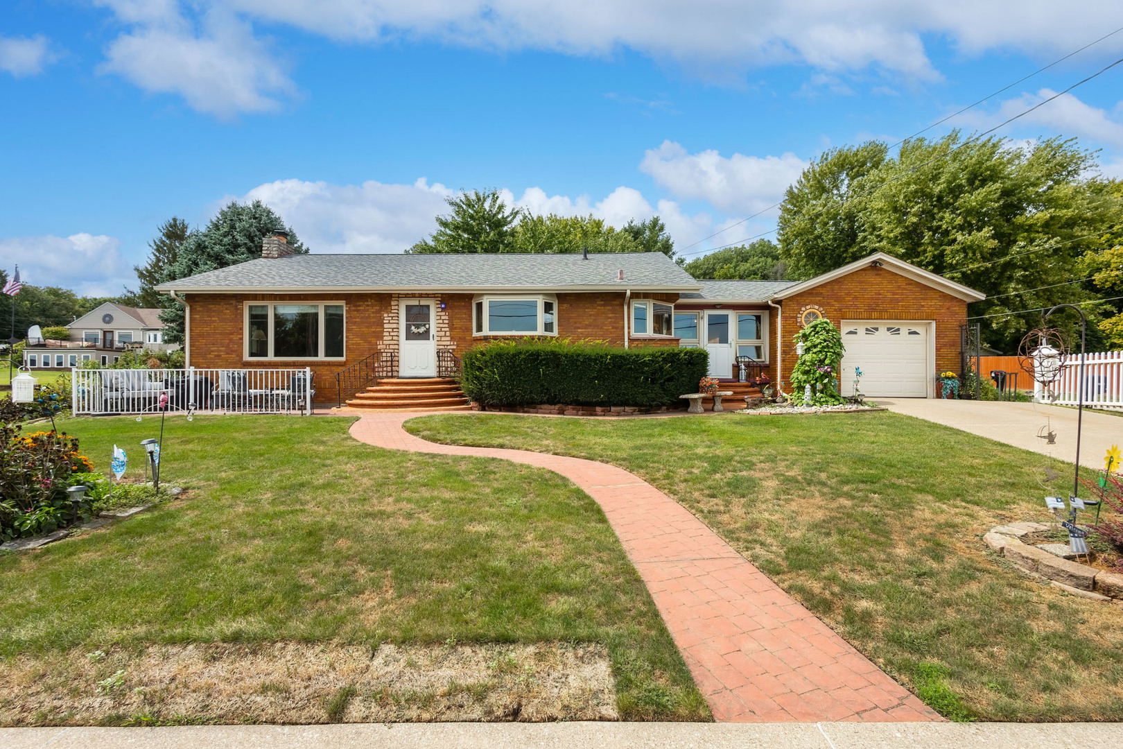 21780 Great River Road — photo