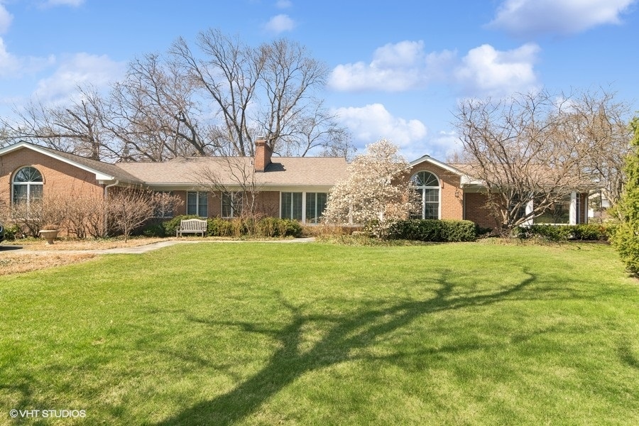 1674 Bowling Green Drive — photo