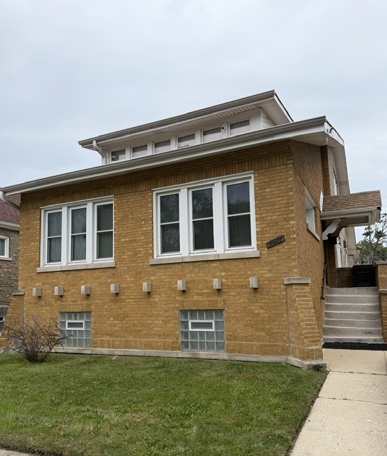 Home in Chicago, IL 60619 — photo 3