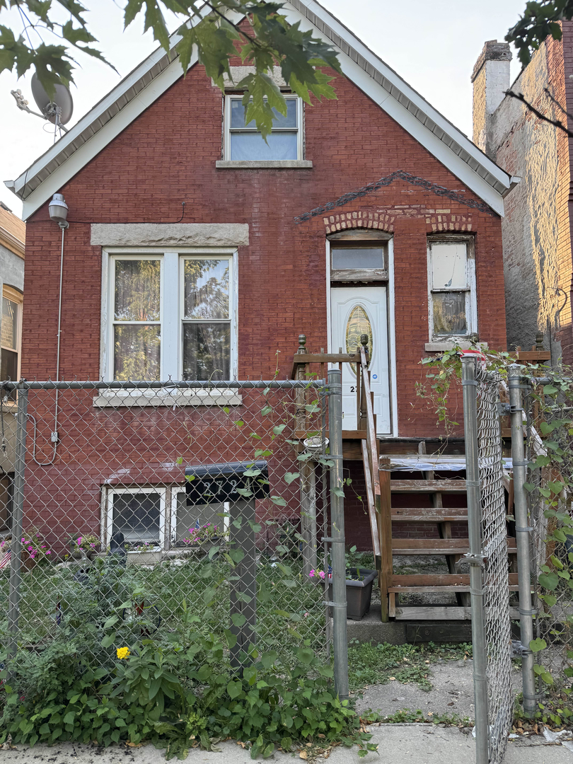 2724 S Troy Street — photo