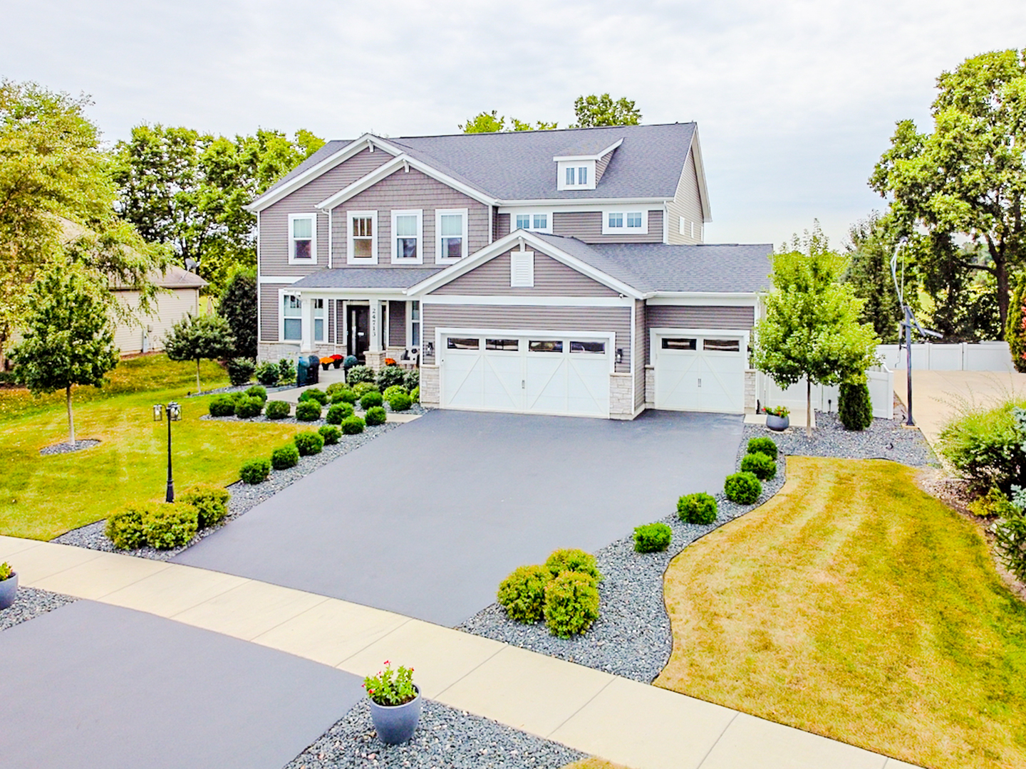 24713 Sleepy Hollow Lane — photo