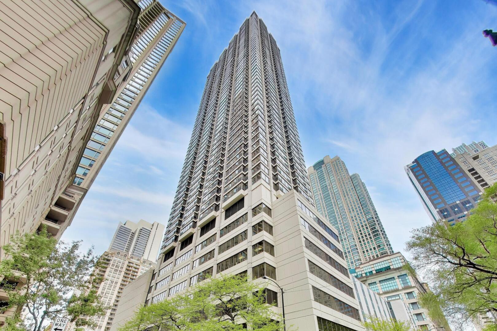 30 E Huron Street Unit 4008 — photo