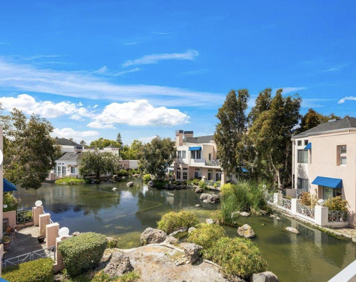 799 Lakeshore Drive — photo