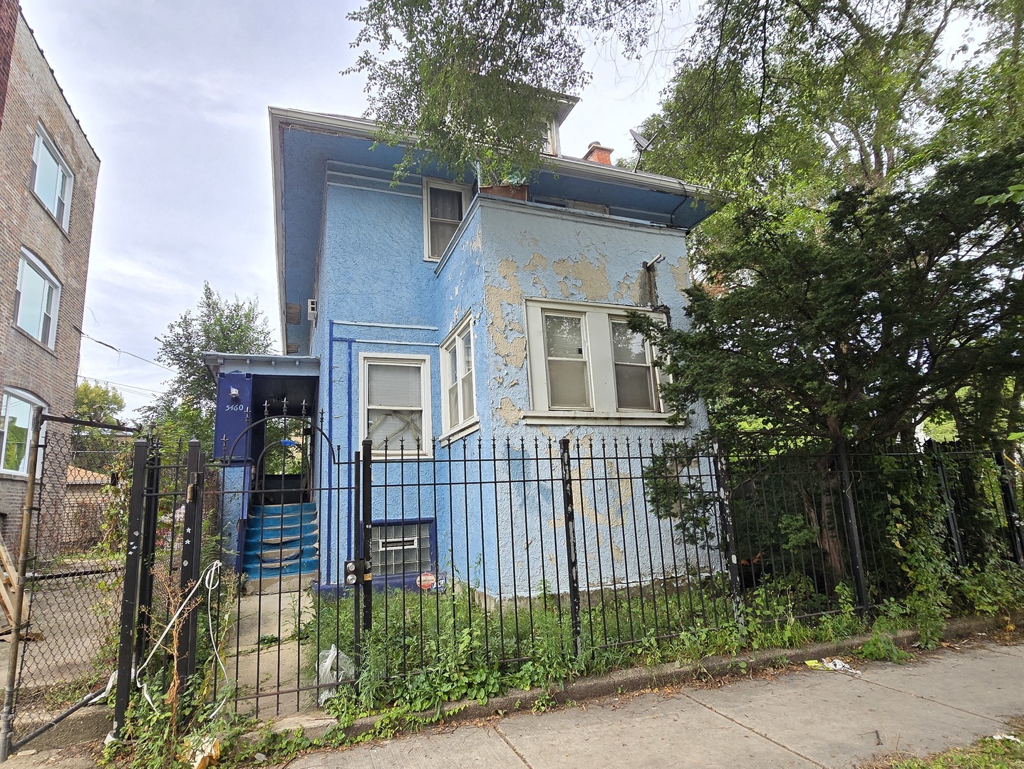 5460 W Fulton Street — photo