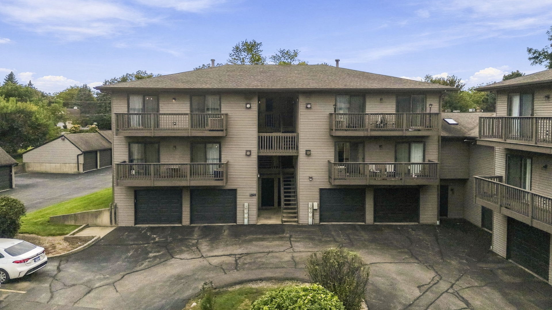1820 W Highland Avenue D — photo