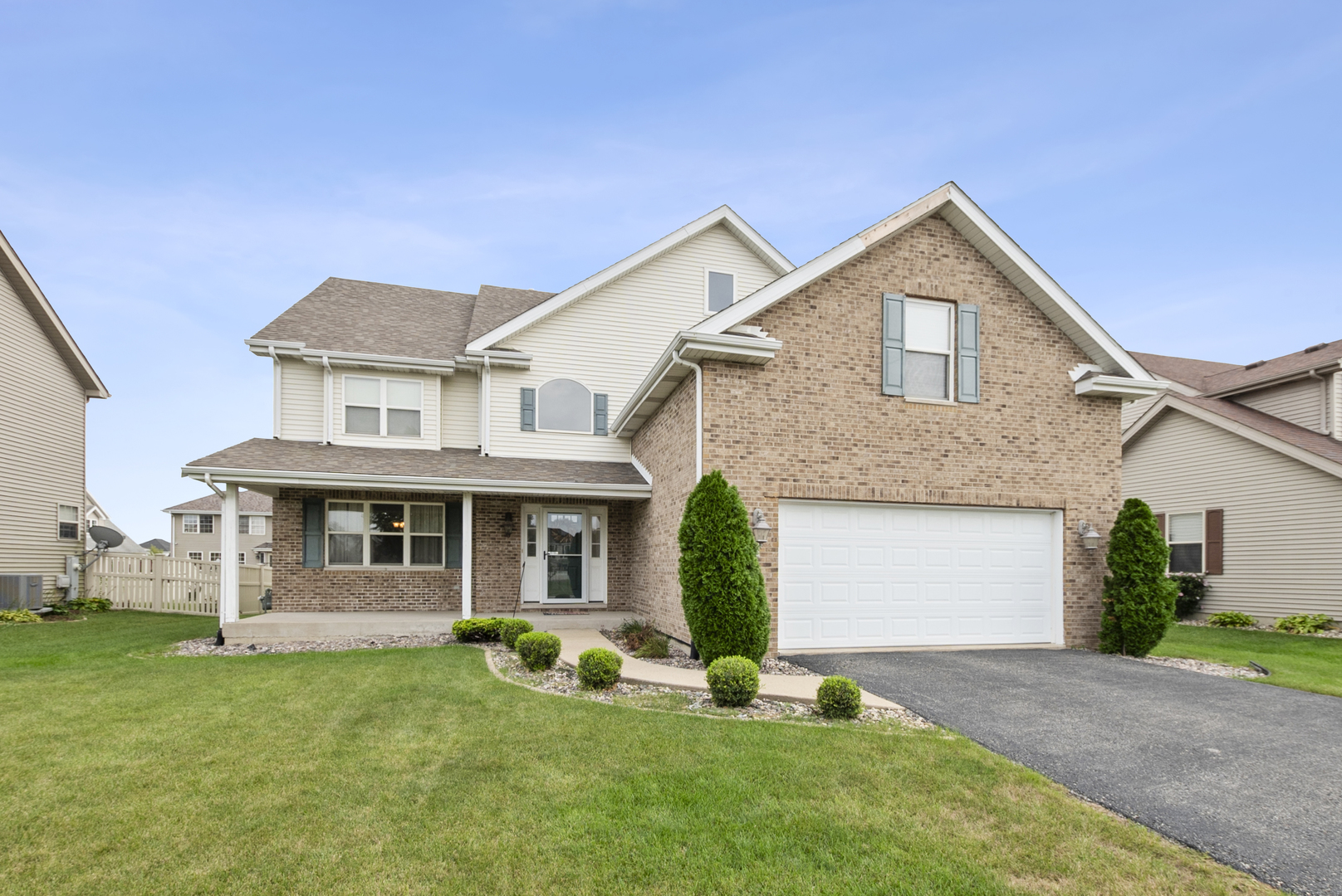 396 Hunters Drive — photo
