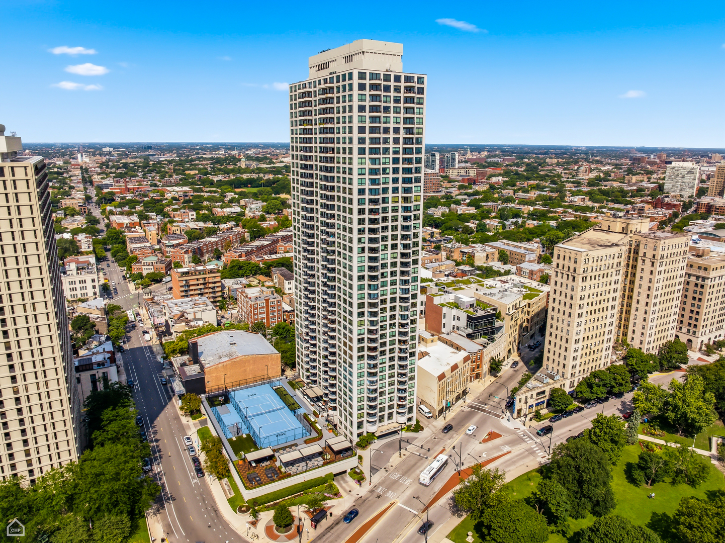 2020 N Lincoln Park West 28Ab — photo
