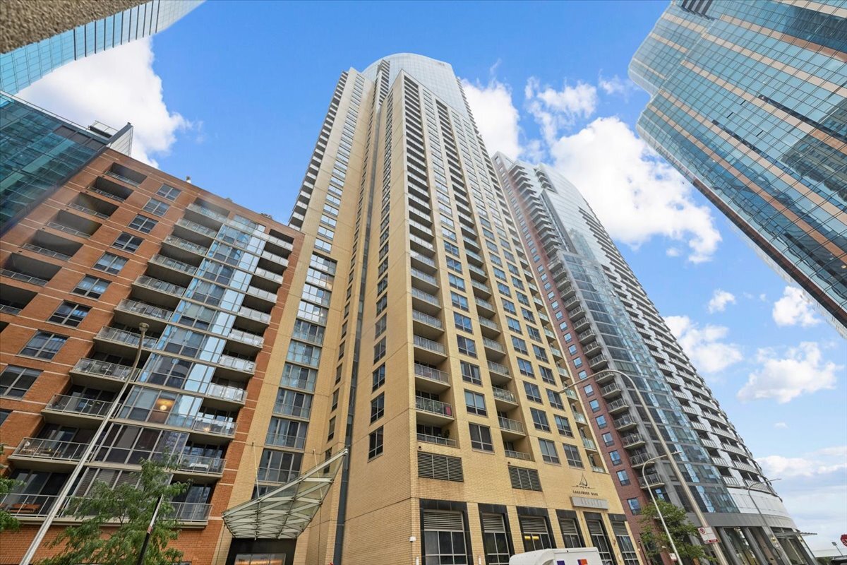420 E Waterside Drive 3002 — photo