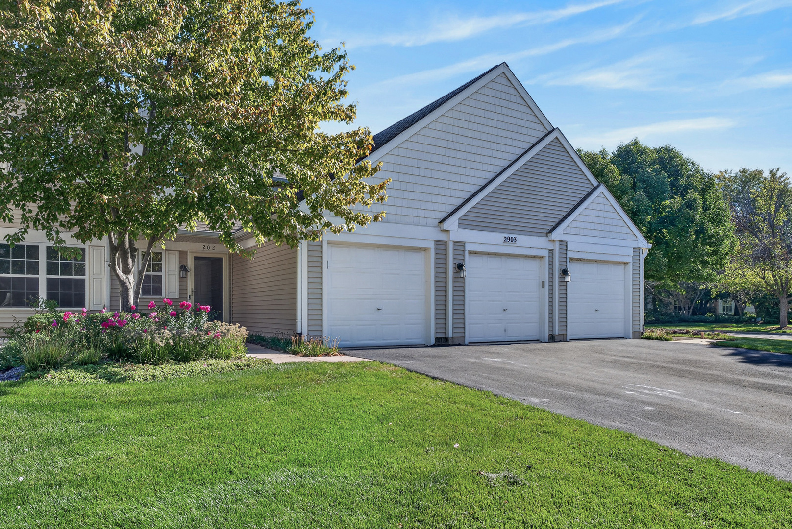 2903 Bartlett Court 202 — photo