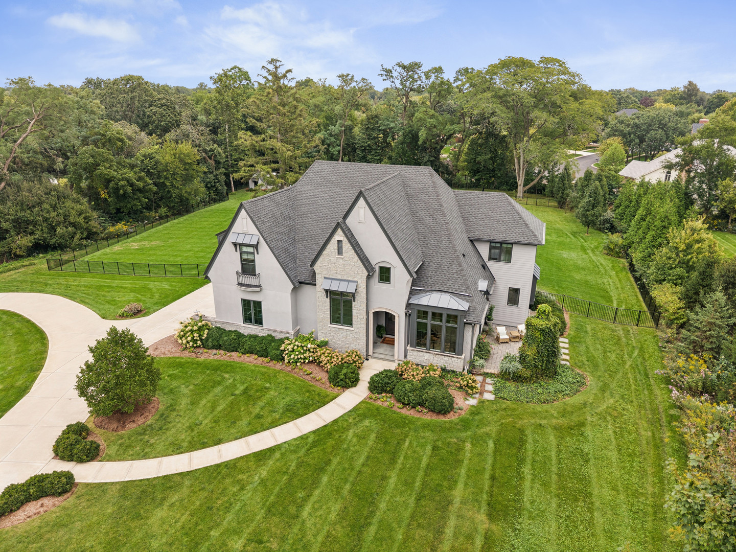 1561 Hawthorne Lane — photo