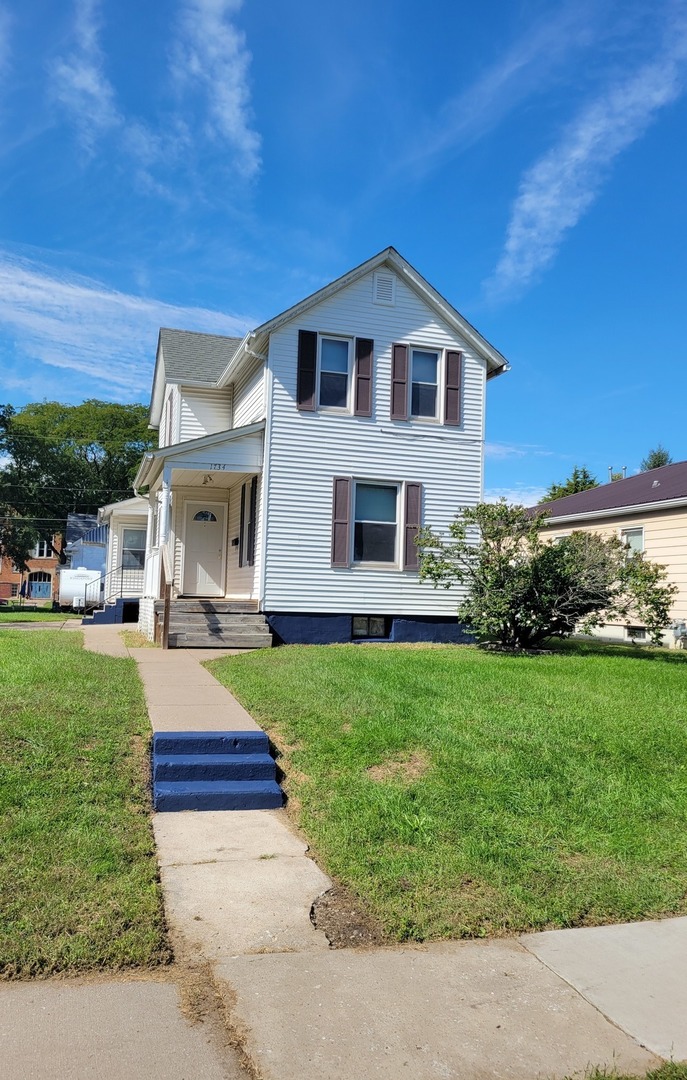 1734 Davie Street — photo