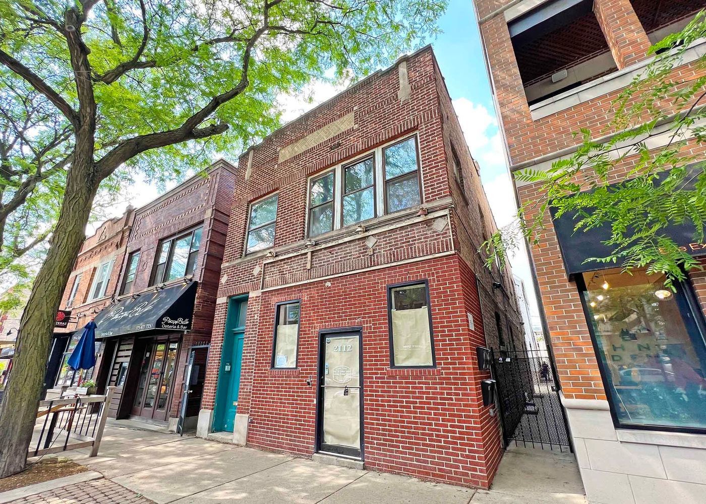 2112 W Roscoe Street 2R — photo