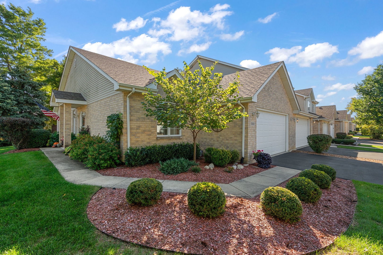 Home in Crestwood, IL 60418 — photo 3