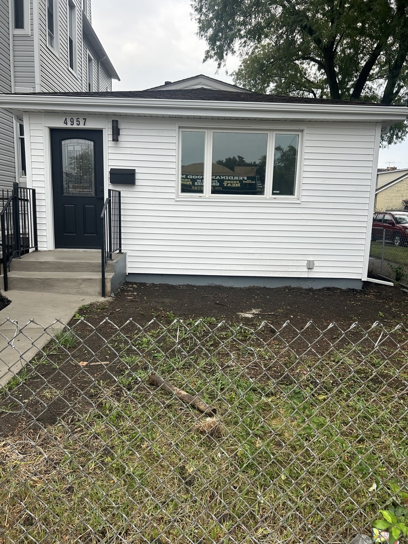 4957 W Ferdinand Street — photo
