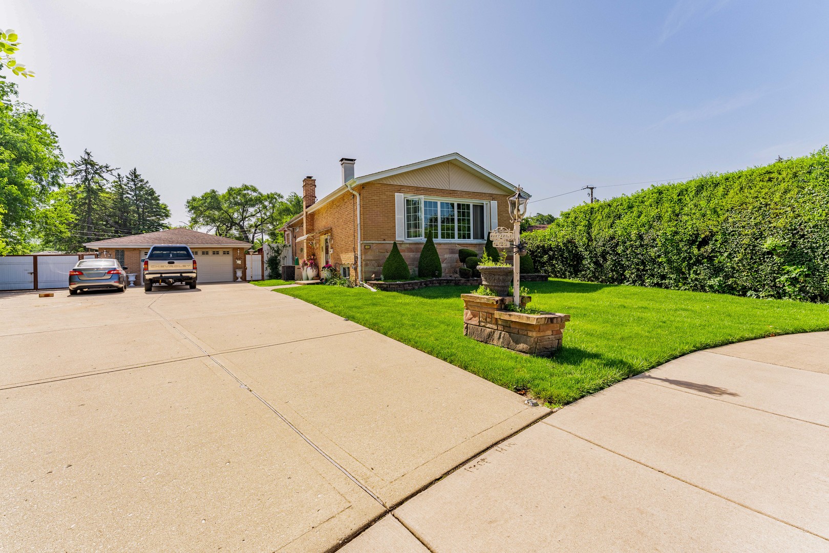 433 E Cherry Hill Drive, Addison, IL 60101 — photo 2