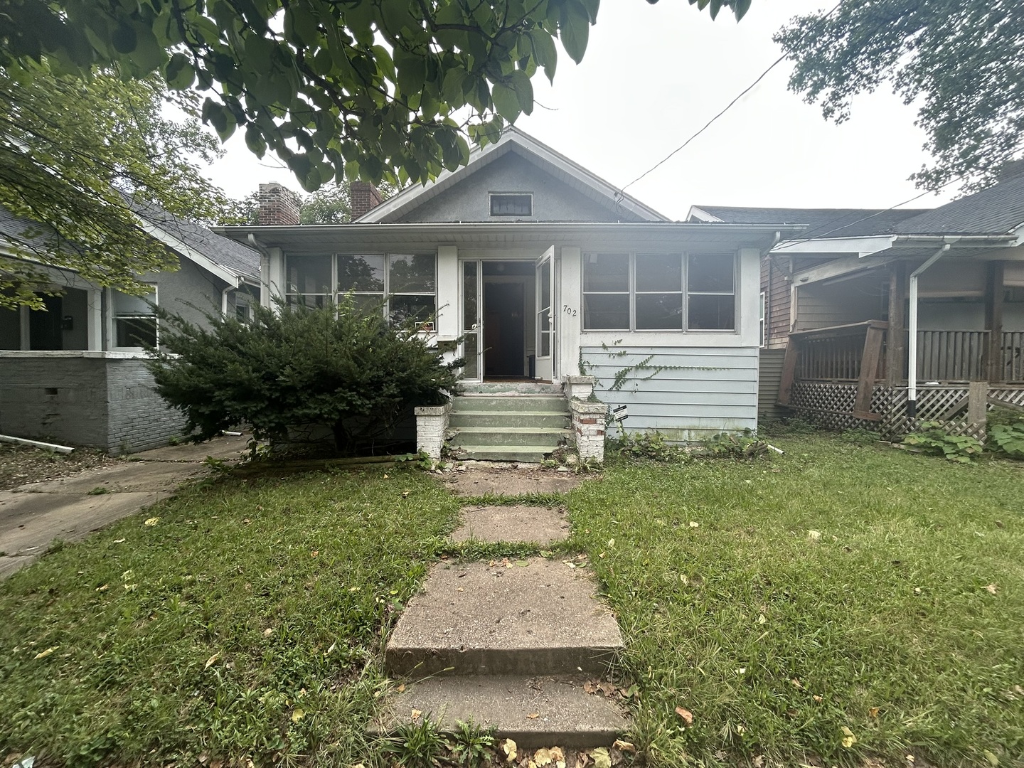 702 E Frye Avenue — photo