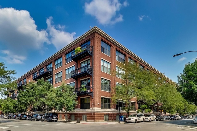 1040 W Adams Street 341 — photo