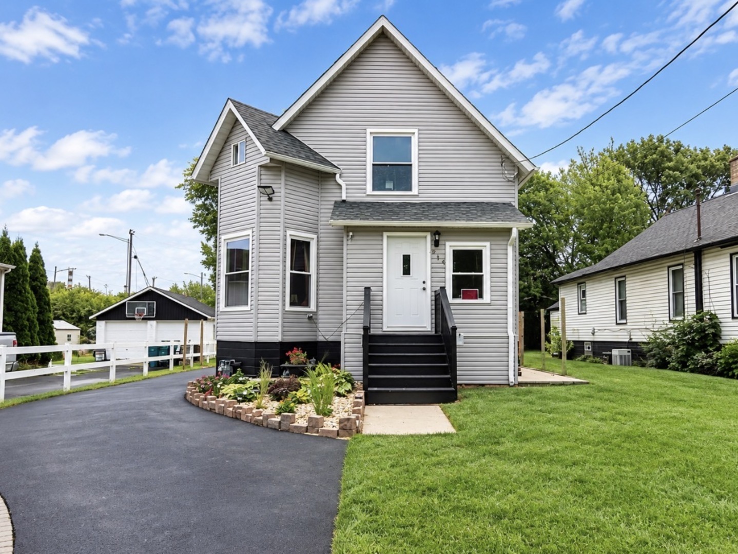 714 S Joliet Street — photo