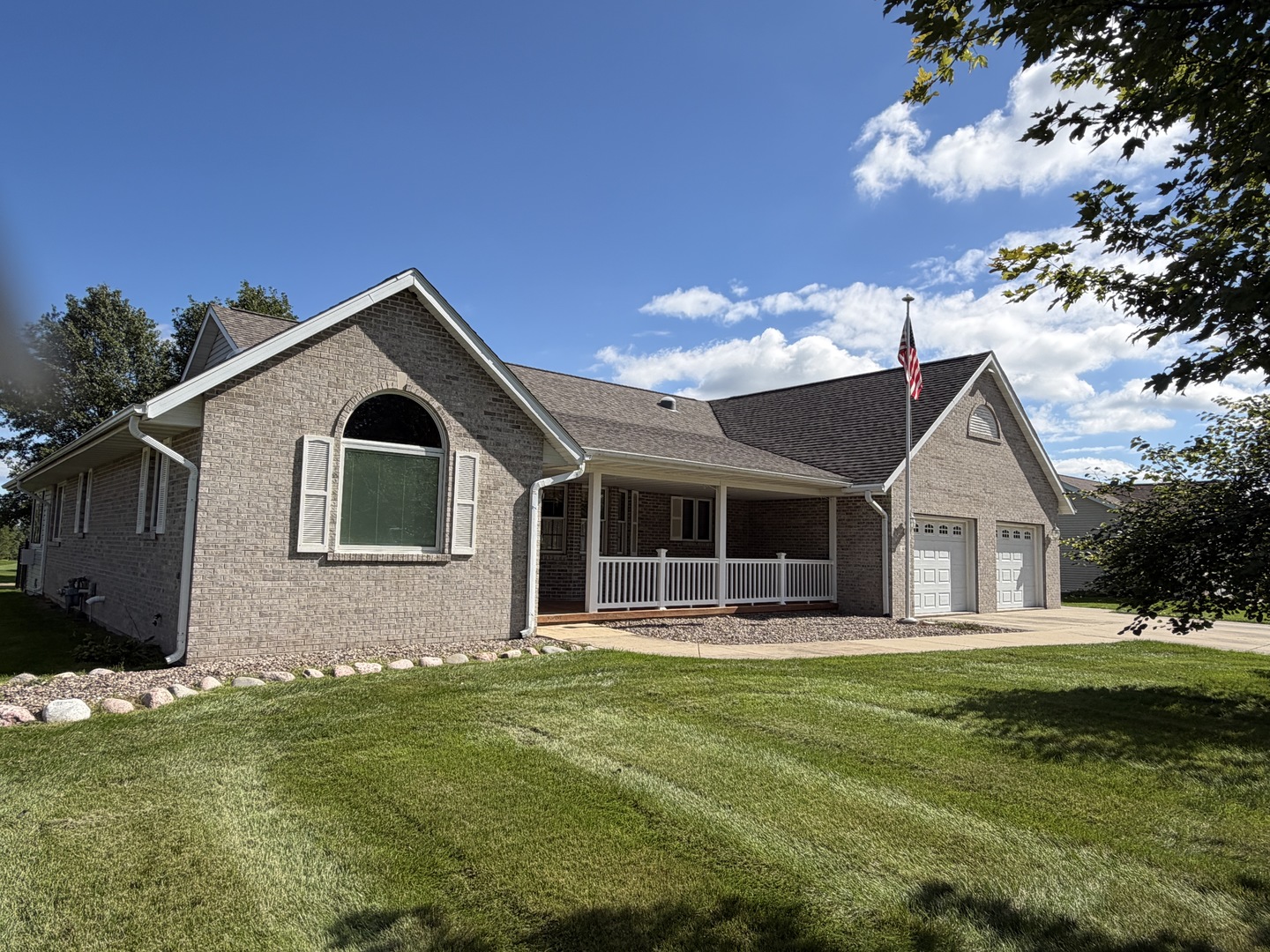 485 Lions Drive — photo