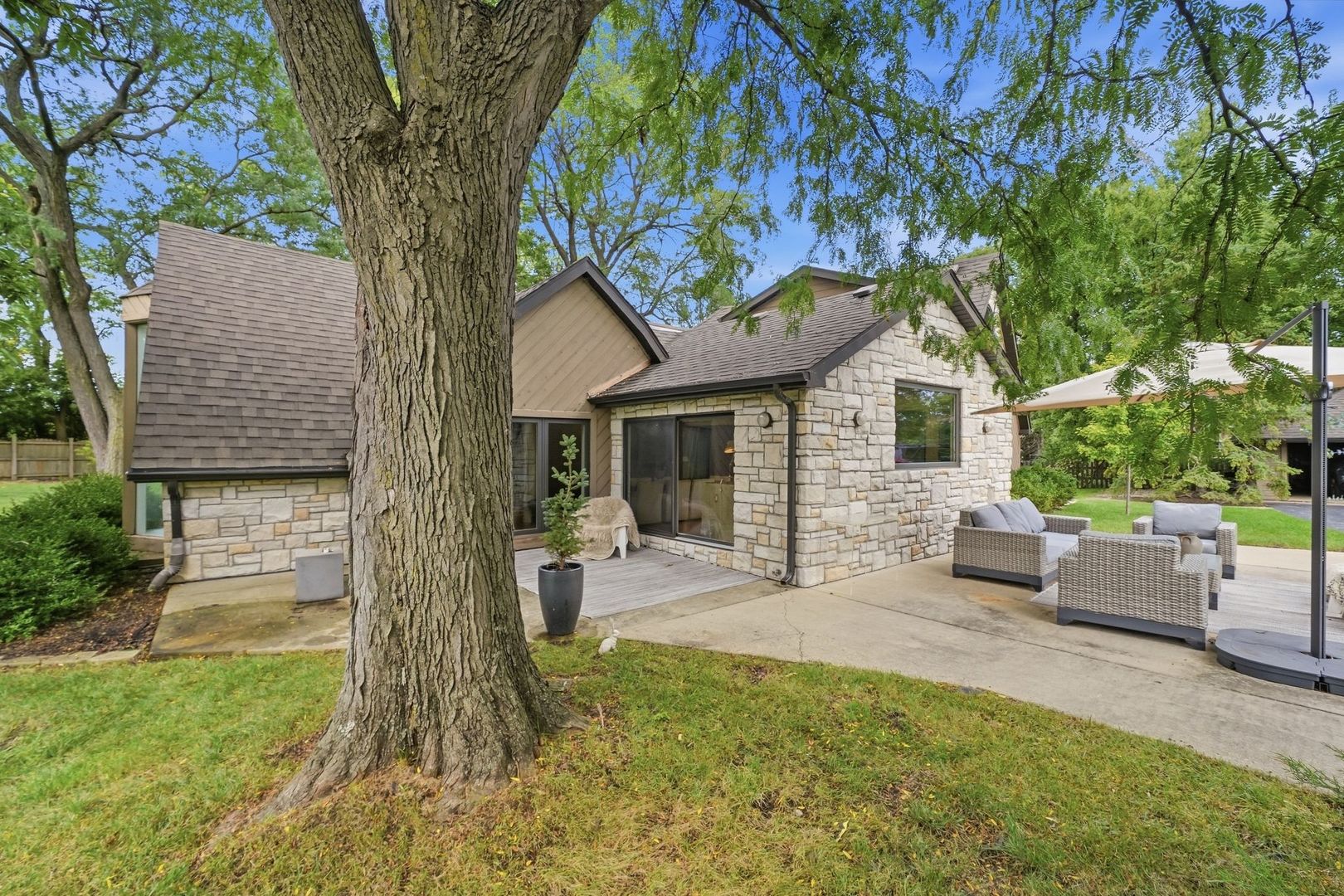843 Cramer Court, Willowbrook, IL 60527 — photo 2