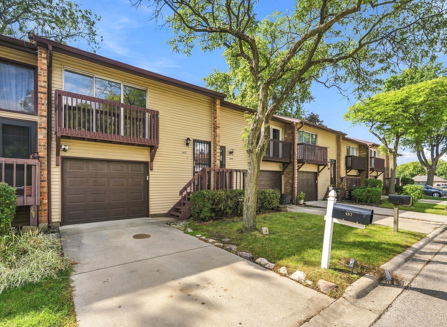 457 Sioux Drive — photo