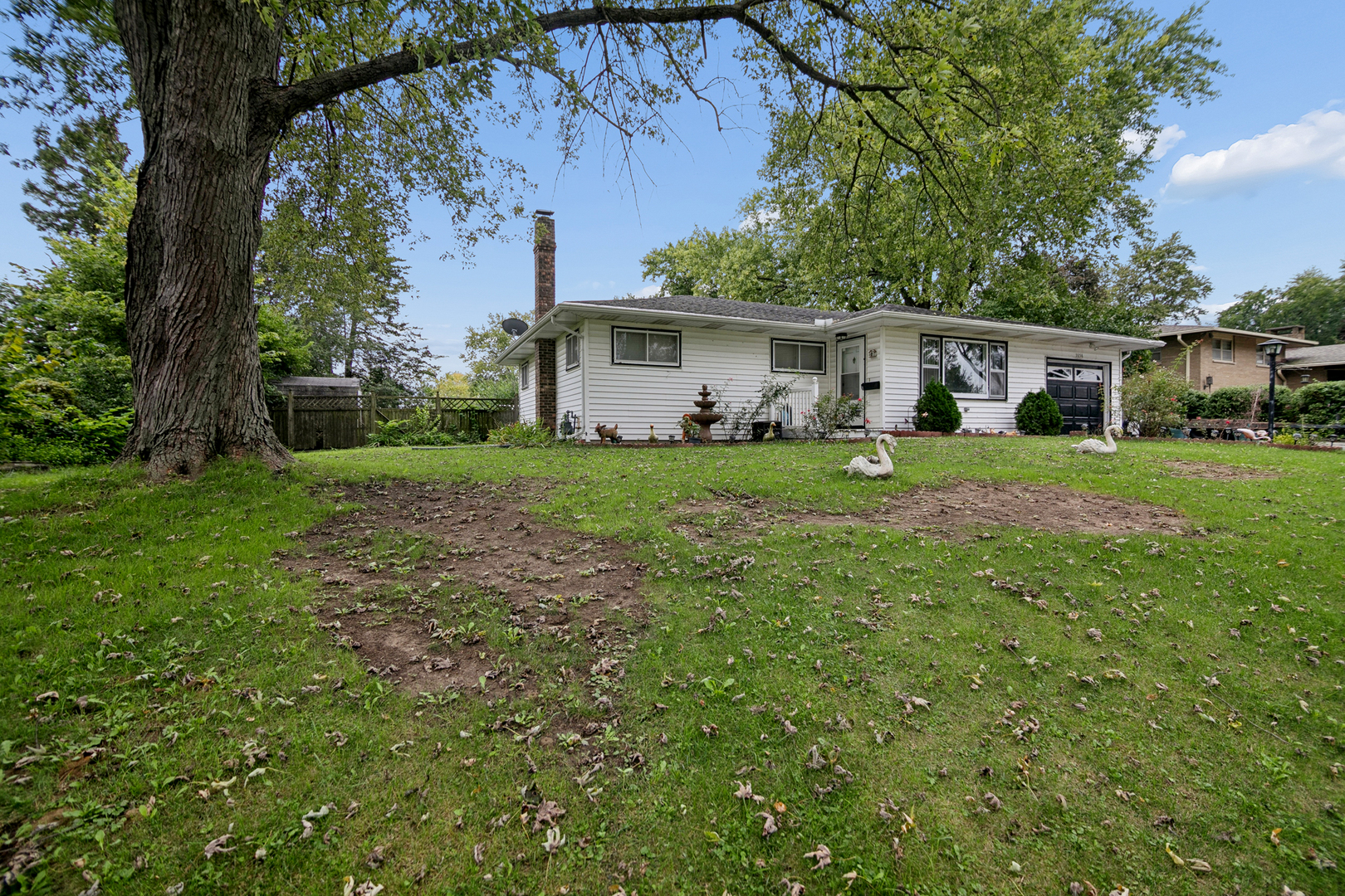 3858 E Lakeview Drive — photo