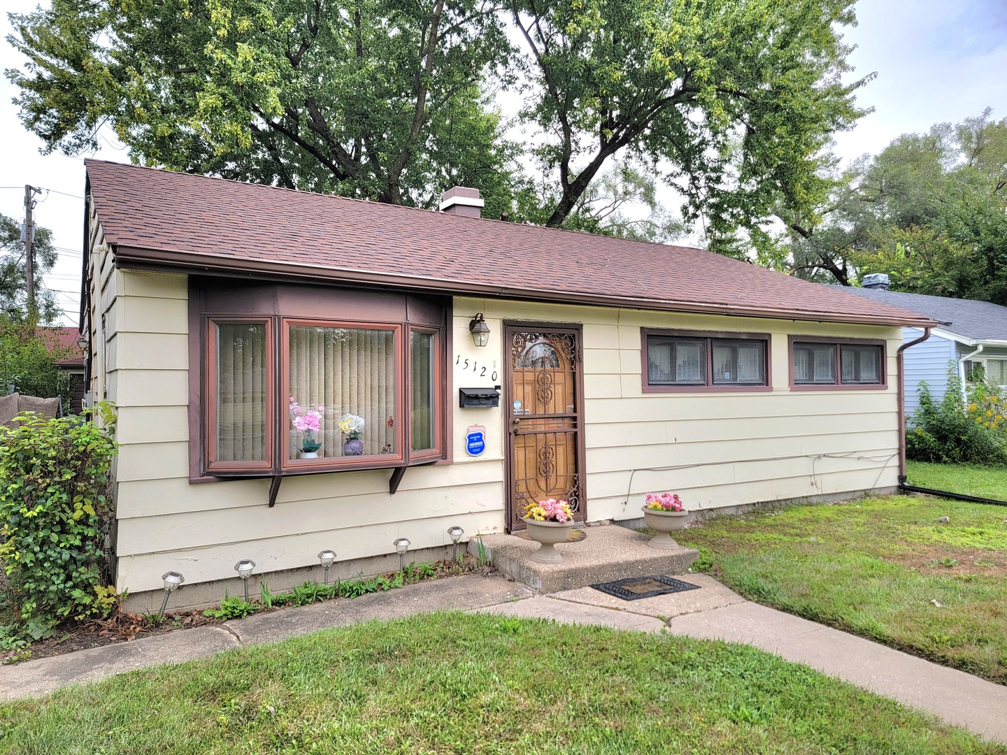 Home in Harvey, IL 60426 — photo 2