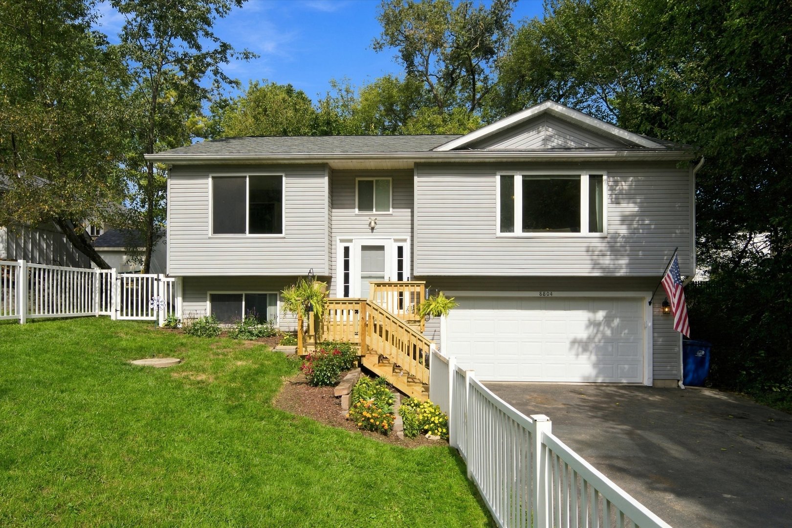 Home in Wonder Lake, IL 60097 — photo 2