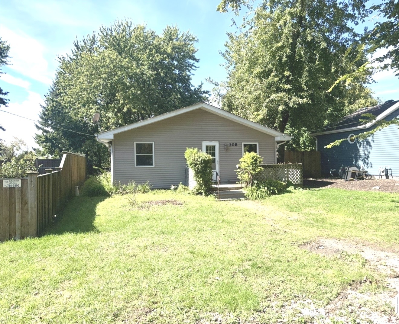 208 W Wapella Street — photo