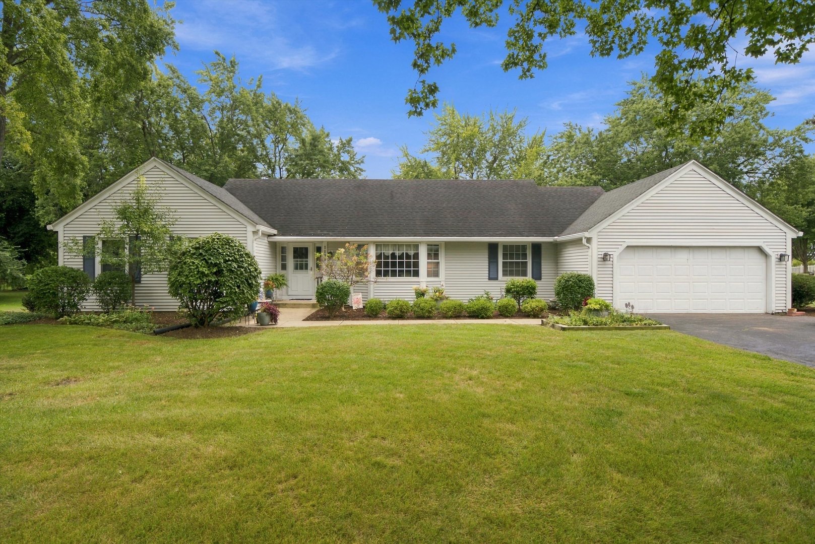 1114 Lexington Lane — photo