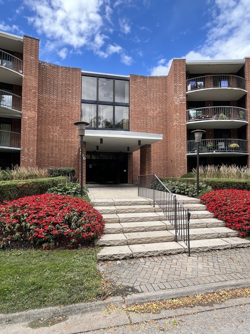 1615 E Central Road 422-C — photo