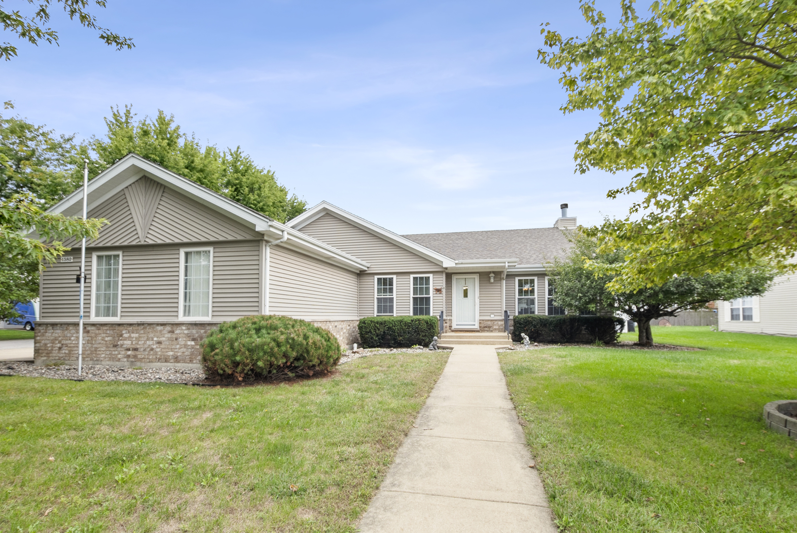1582 Sun Ridge Drive — photo