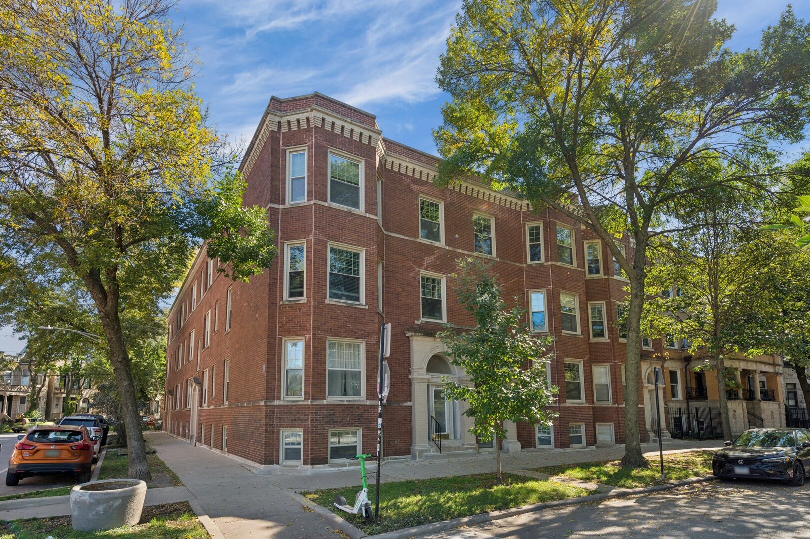 2478 N Albany Avenue Unit 3 — photo