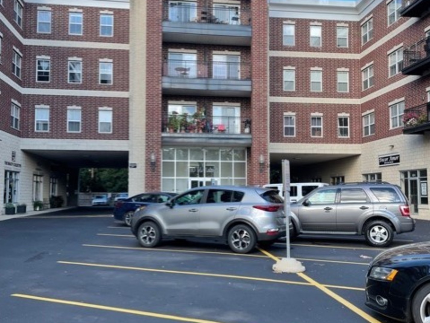 10 N Lake Street 310 — photo