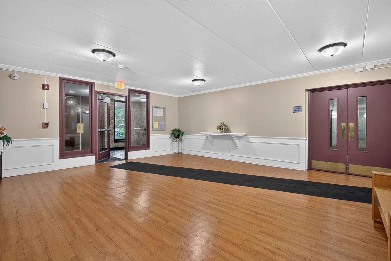 Home in Arlington Heights, IL 60005 — photo 3