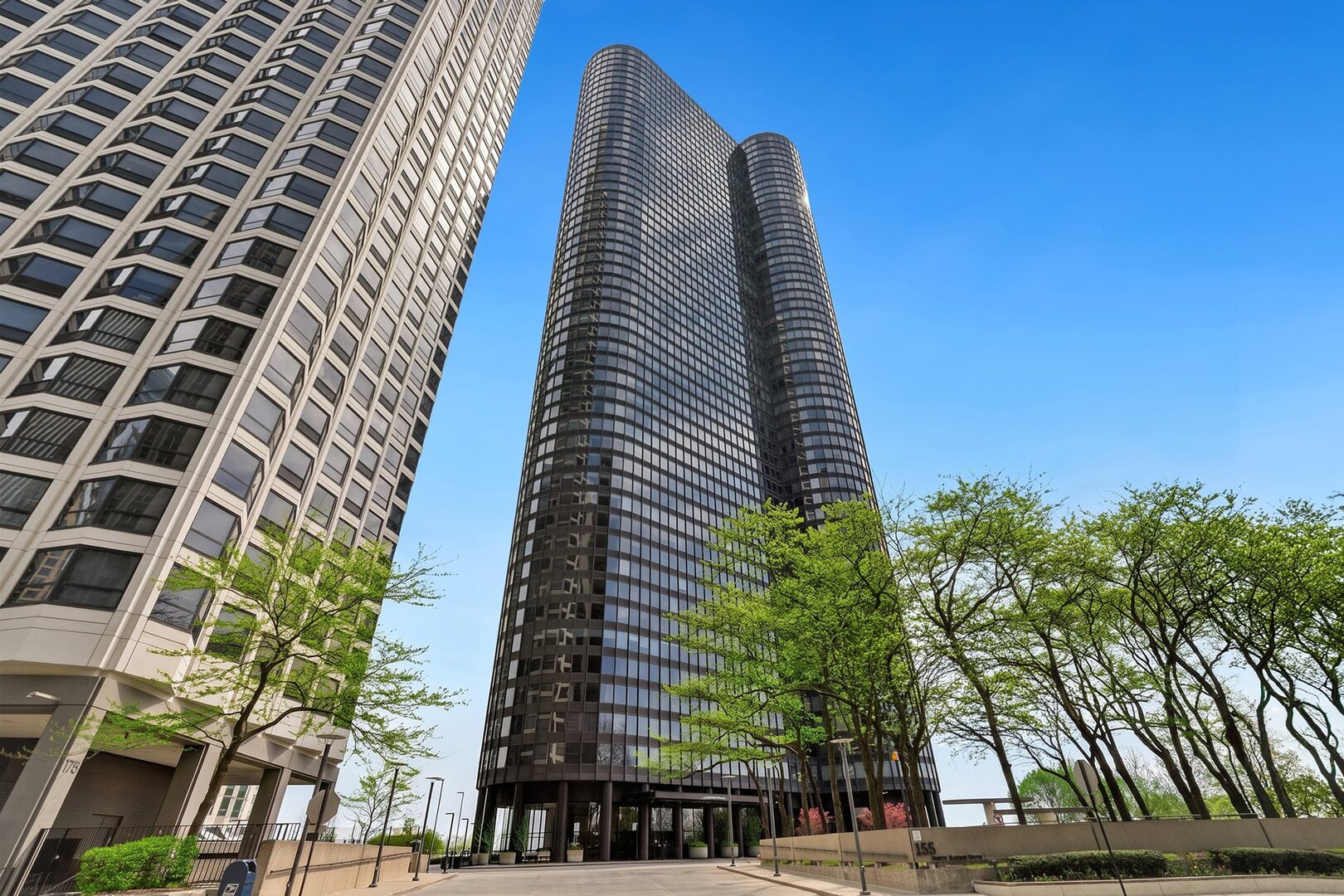 155 N Harbor Drive 4913 — photo