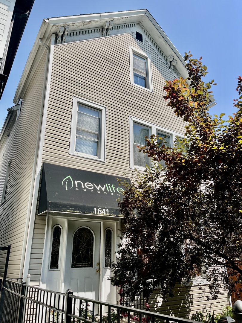 1641 N Mozart Street — photo