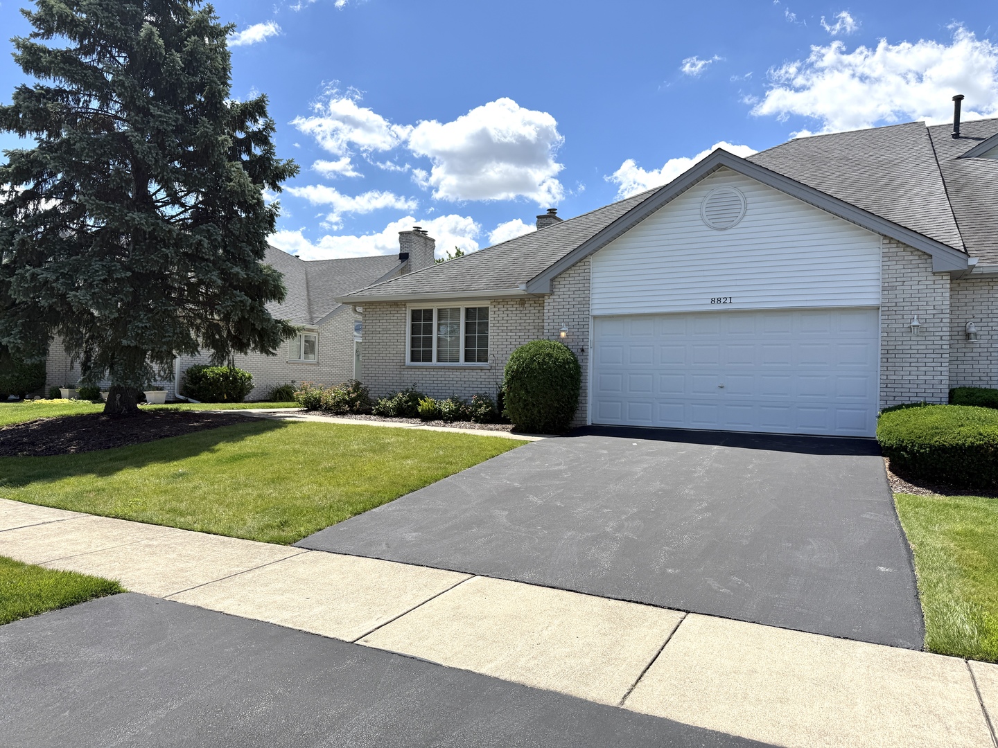 8821 Bluebird Drive — photo