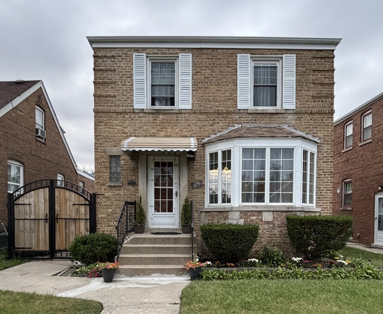 175 Martin Lane — photo