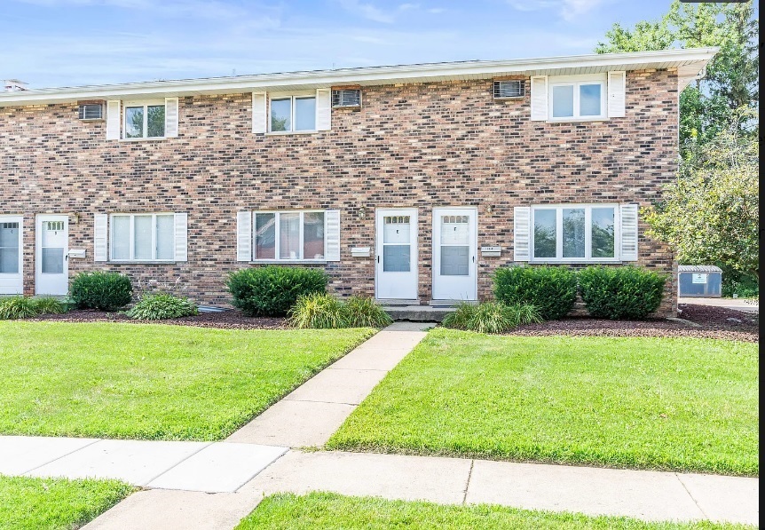 110 Town Crest Drive Unit E — photo