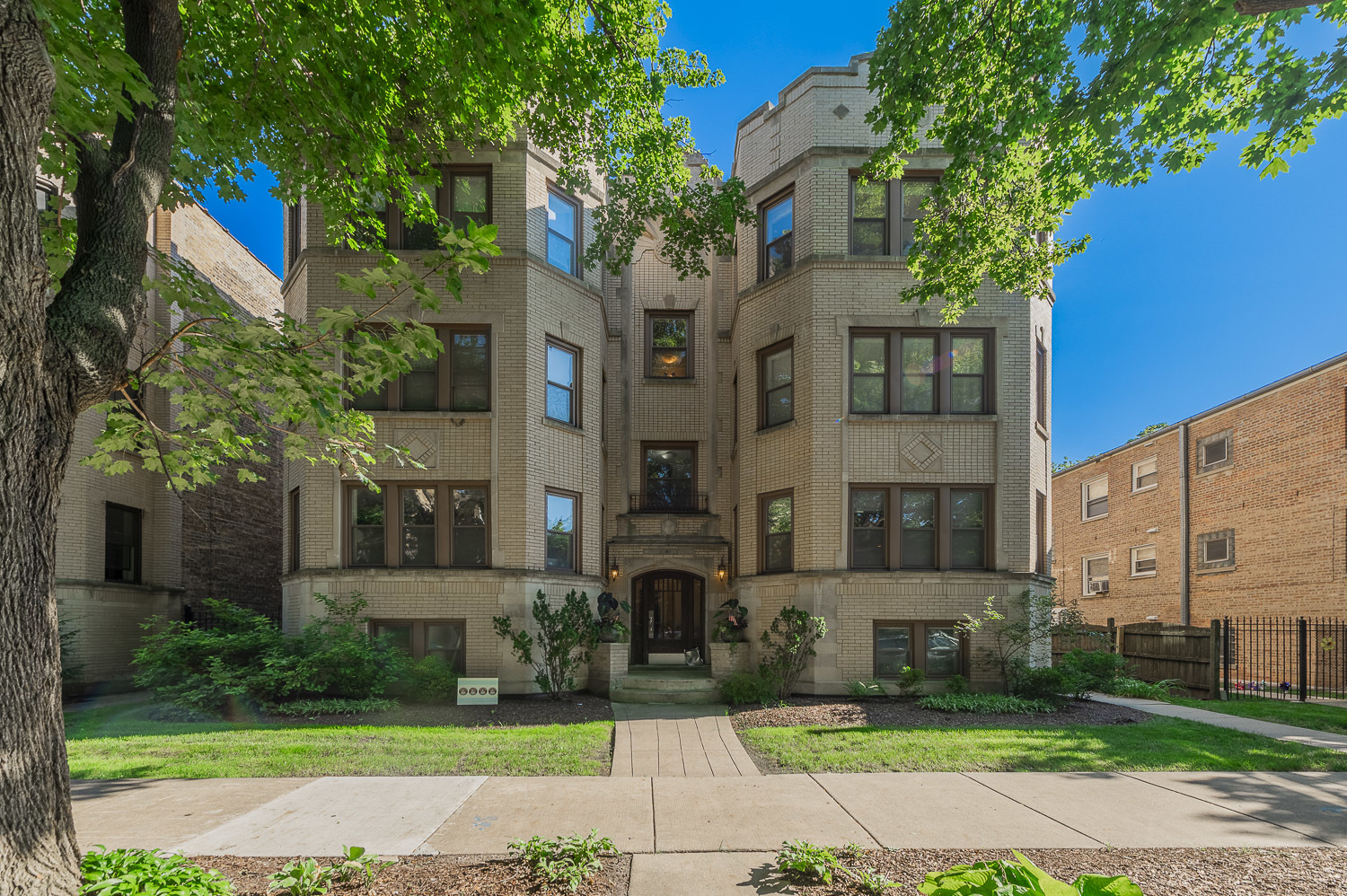 2651 W Greenleaf Avenue 3W — photo