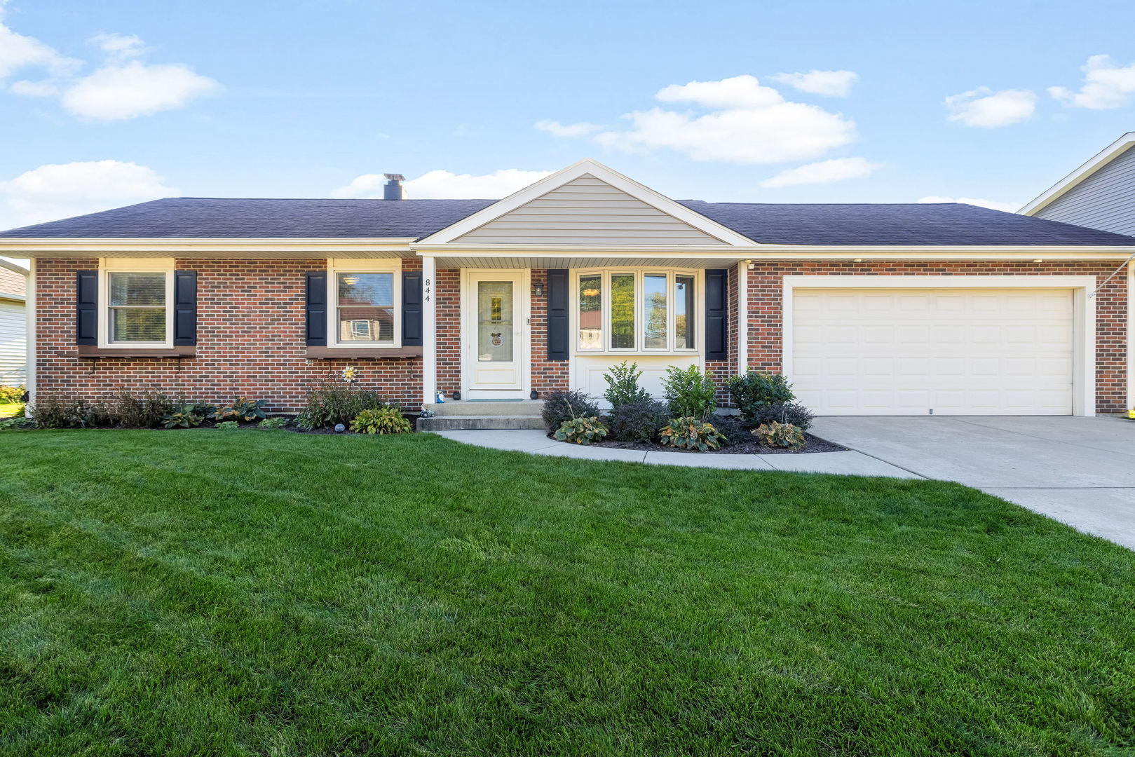 844 Voyager Drive — photo
