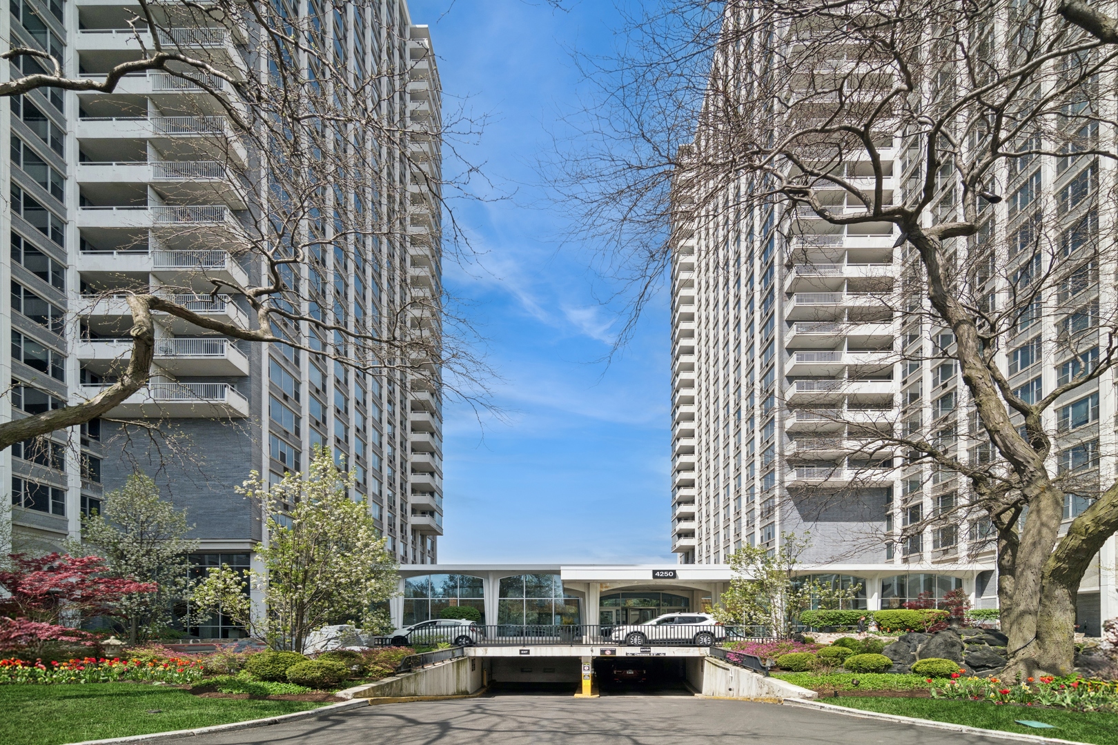 4250 N Marine Drive 705 — photo