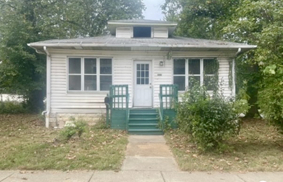 500 S Forest Avenue — photo